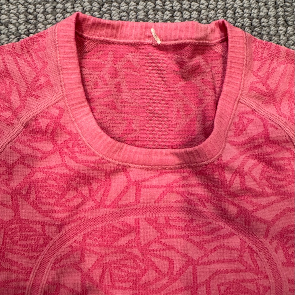 💖LULULEMON SWIFTLY TECH SHORT SLEEVE CREW💖 - Picture 3 of 6